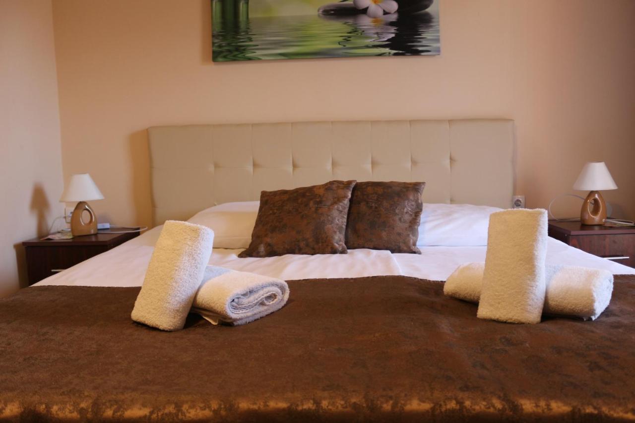 Garden House Bed & Breakfast Apatin Luaran gambar